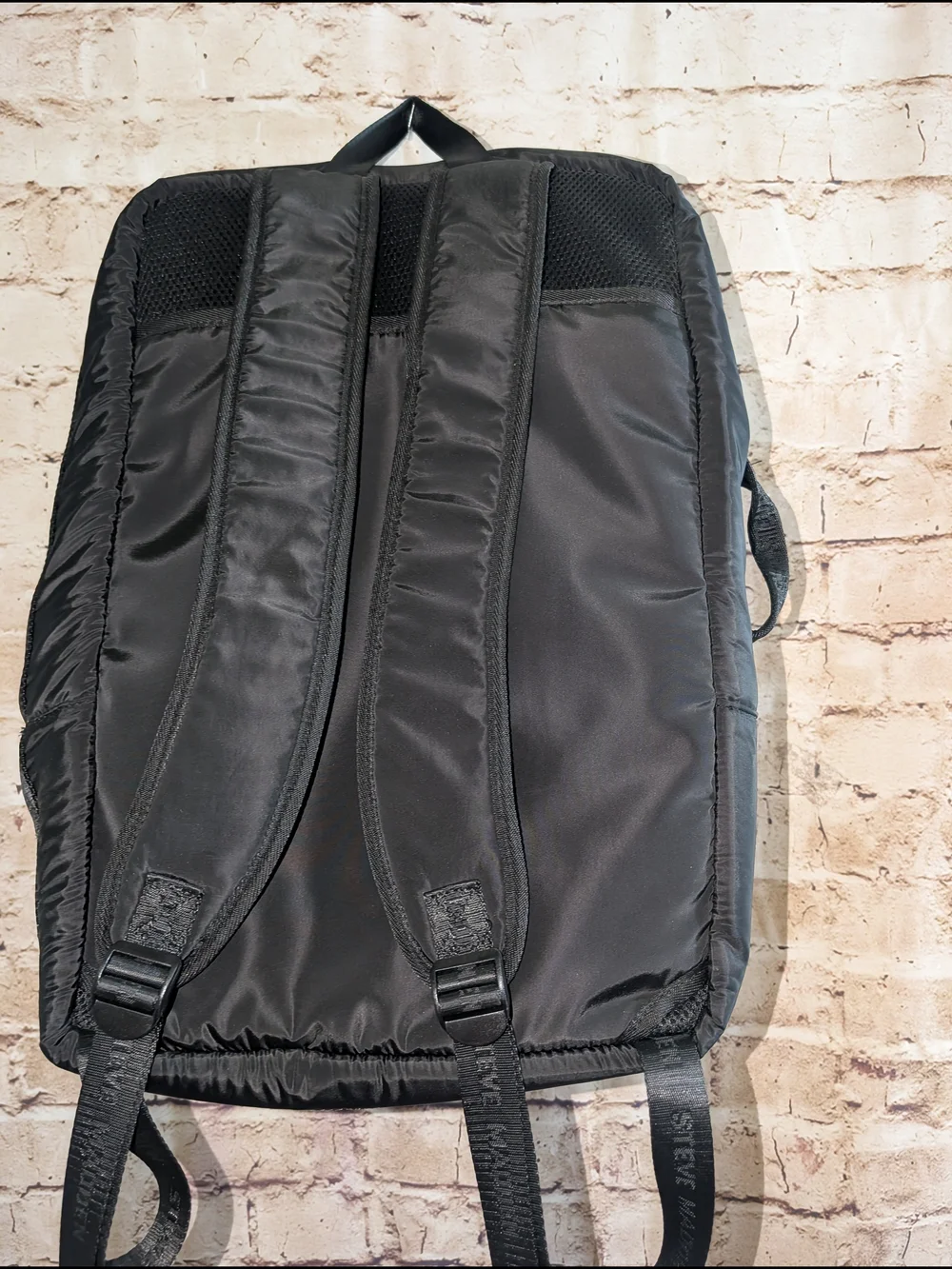 Steve Madden Backpack Laptop Sleeve Great For Travel, Work, School * Pocket Flaw